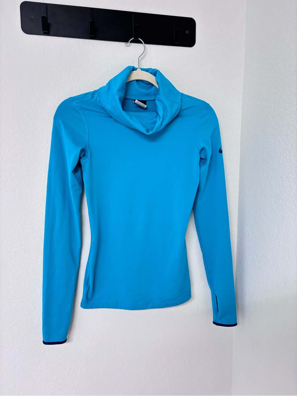 Nike Pro Dri Fit Women's Bright Turquoise Mock Neck Long-Sleeve Top
